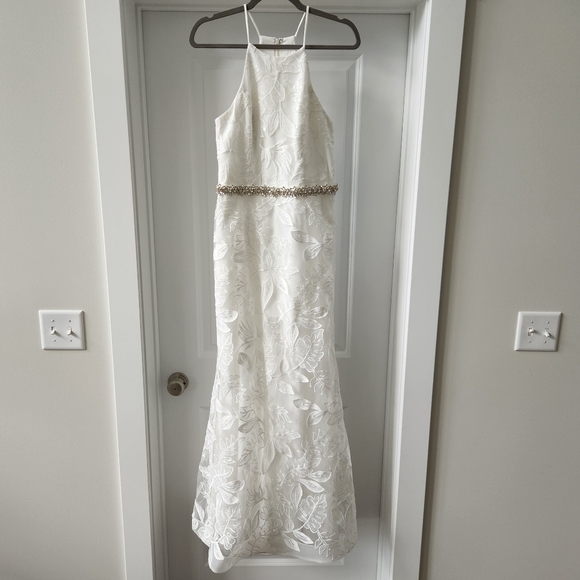 David's Bridal DB Studio Sequin Leaf Sheath Wedding Dress Soft White Size 8 - Picture 1 of 16